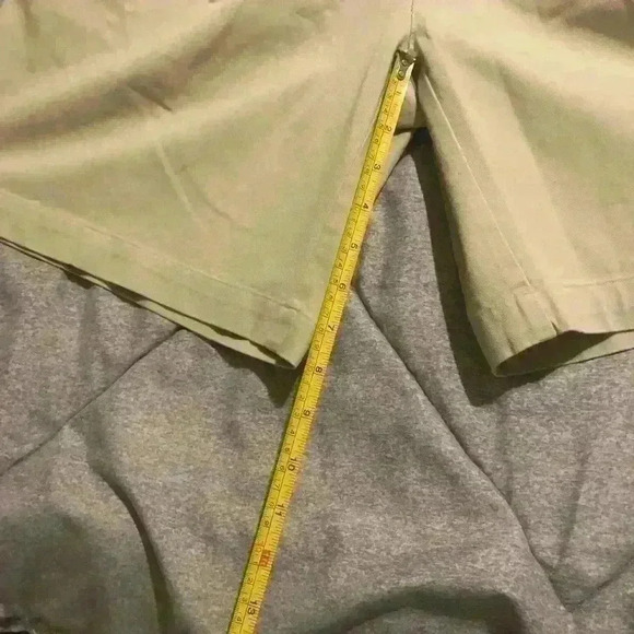 GREG Norman Khaki Shorts Size 34 - Picture 4 of 5